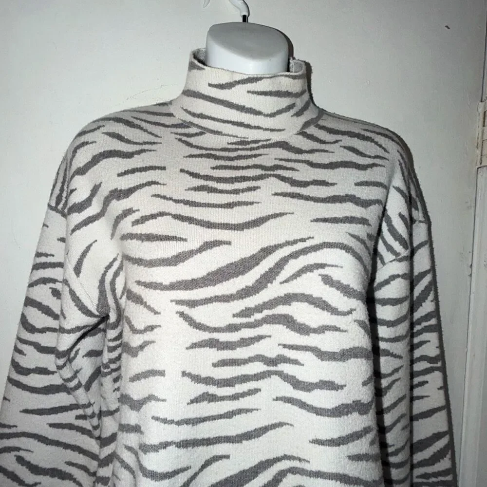 ANTHROPOLOGIE x CHELSEA AND THEODORE Lizzie Mock Neck Sweater-M